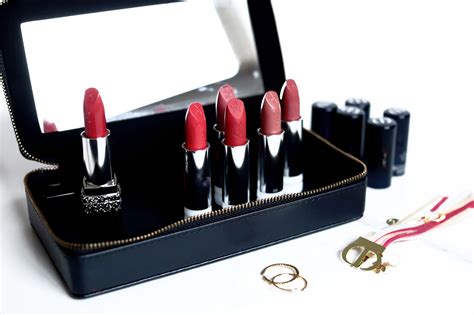 miniature rouge a levre dior|3 mini rouges à lèvres Rouge Dior dans un coffret maquillage.